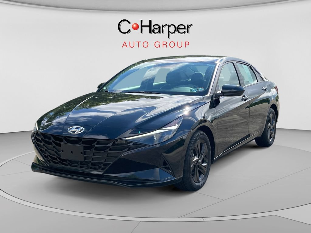 Used 2023 Hyundai Elantra SEL w/ Cargo Package FWD image 7