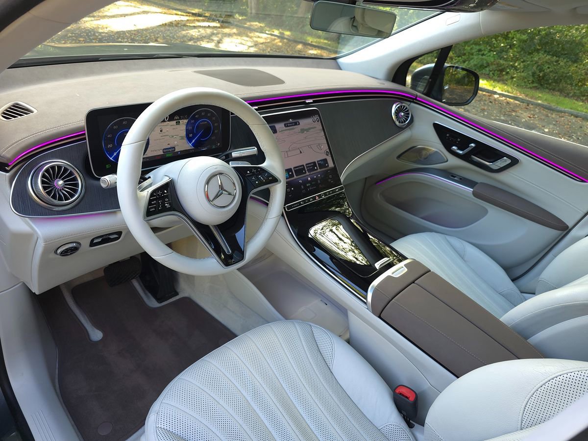 Used 2023 Mercedes-Benz EQS 450+ SUV image 2