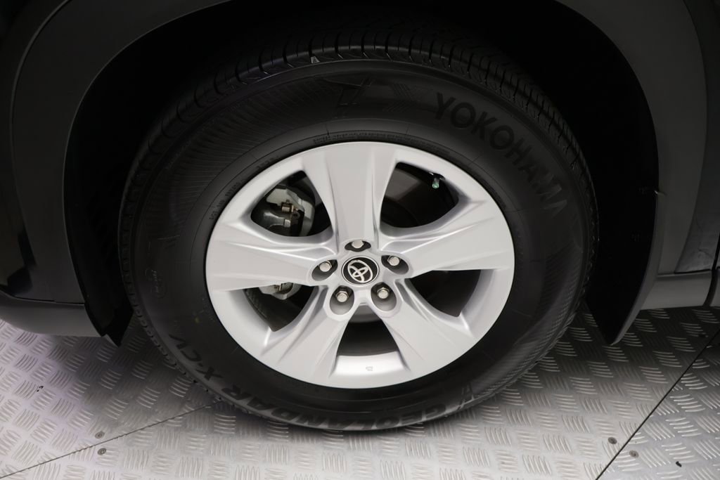 Used 2026 Toyota Grand Highlander FWD image 4