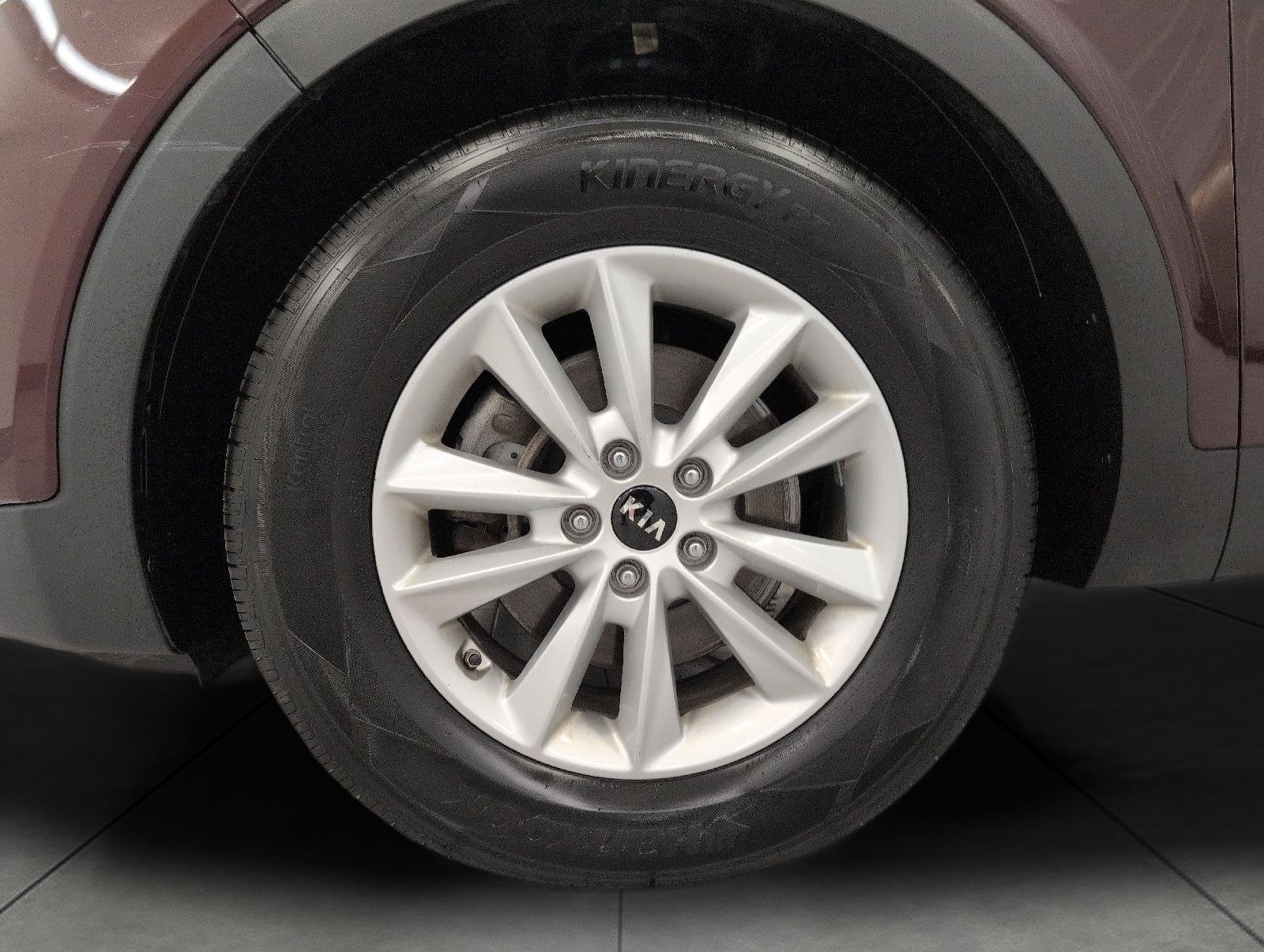 Used 2019 Kia Sorento FWD V6 w/ LX V6 Convenience Package image 4