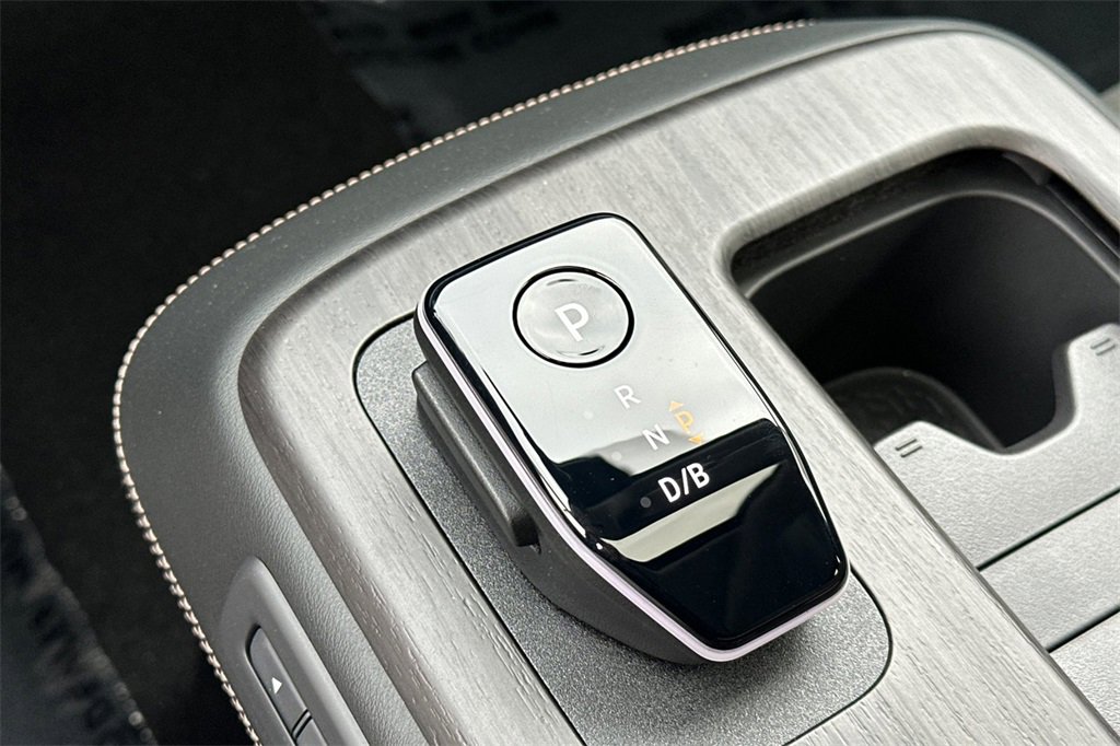 New 2025 Nissan Ariya FWD image 19