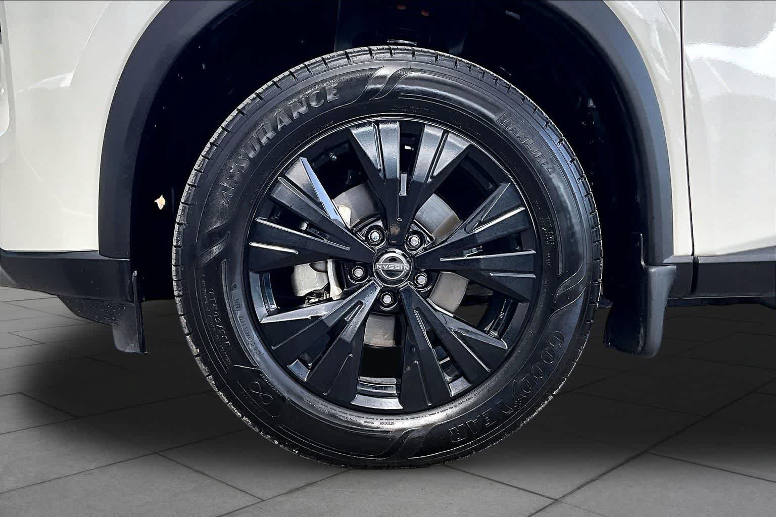 Used 2023 Nissan Rogue SV AWD/4WD image 11