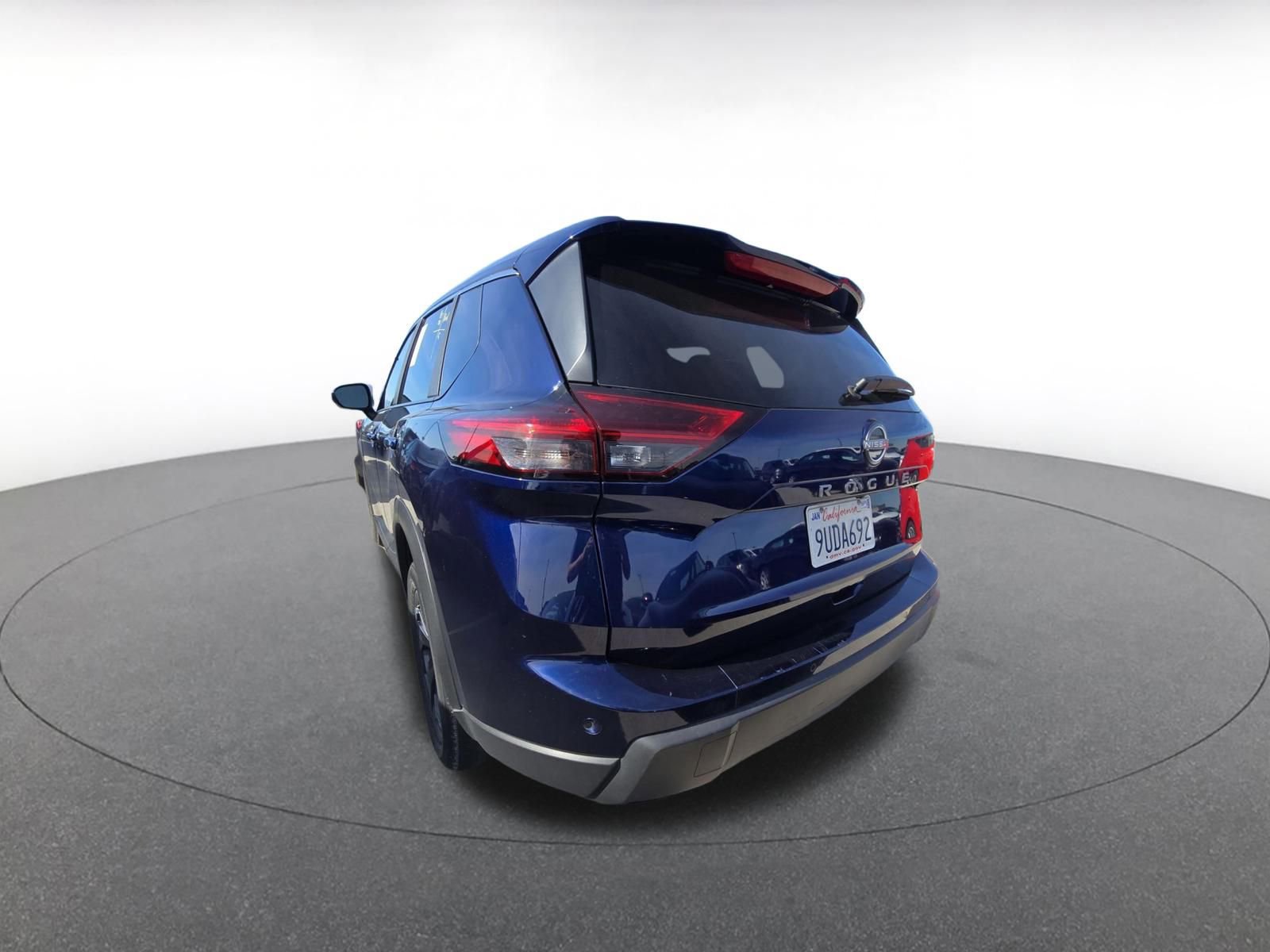 Used 2025 Nissan Rogue SV image 6