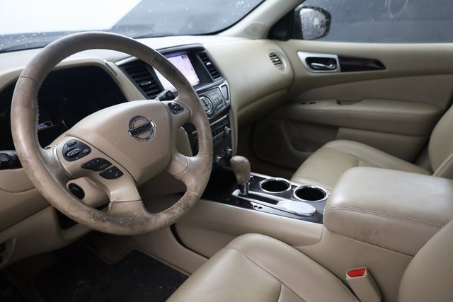 Used 2015 Nissan Pathfinder Platinum w/ Cargo Package image 10