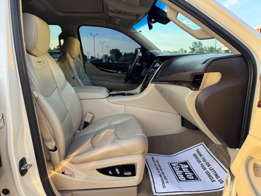 Used 2015 Cadillac Escalade Premium AWD/4WD image 20