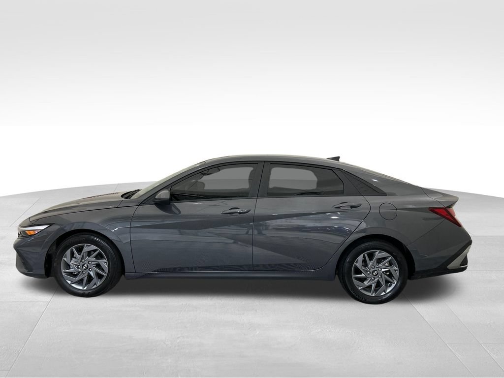 Used 2024 Hyundai Elantra SEL FWD video 2