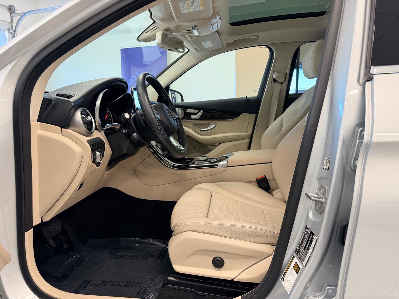 Used 2019 Mercedes-Benz GLC 300 4MATIC image 20
