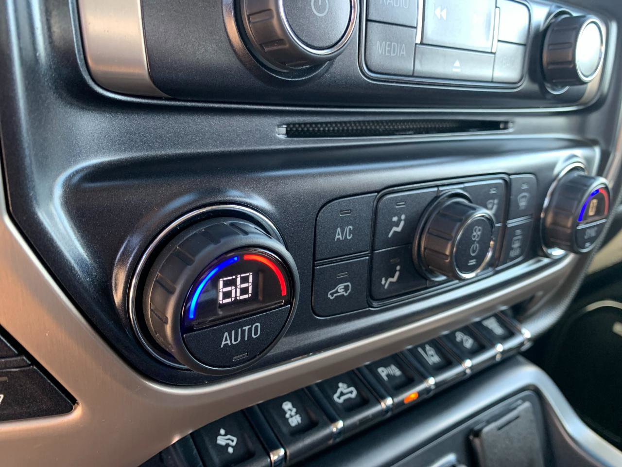 Used 2016 GMC Sierra 2500 Denali w/ Duramax Plus Package image 39