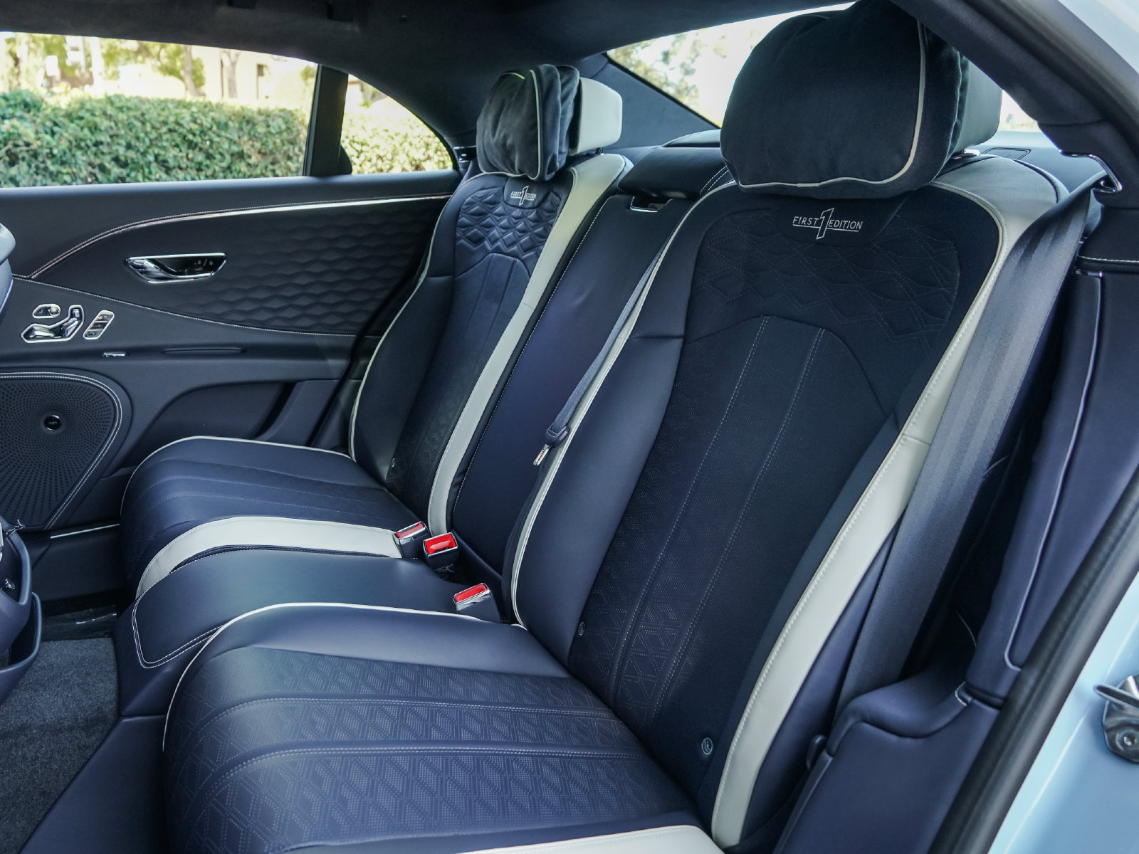 New 2025 Bentley Flying Spur Plug-In Hybrid AWD/4WD image 29