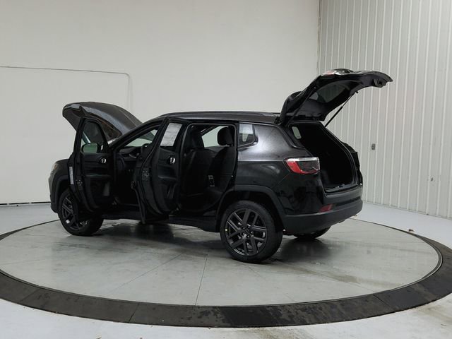 New 2026 Jeep Compass Latitude AWD/4WD image 13