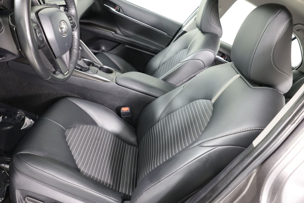Used 2024 Toyota Camry SE FWD image 9