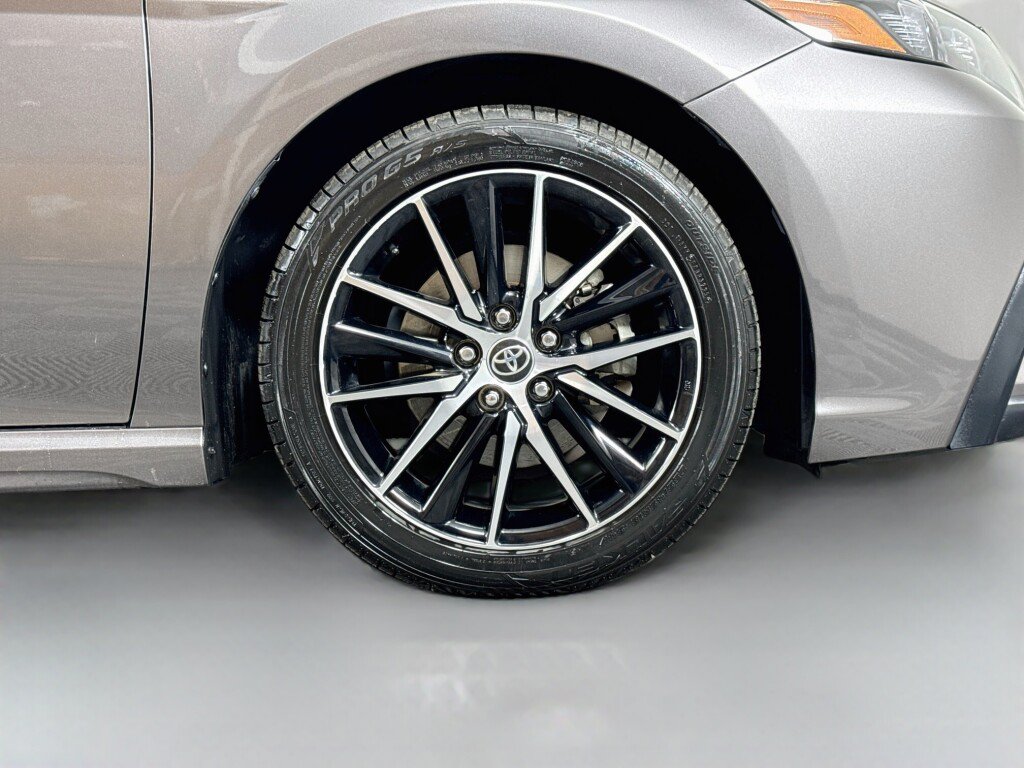 Used 2022 Toyota Camry SE FWD image 39