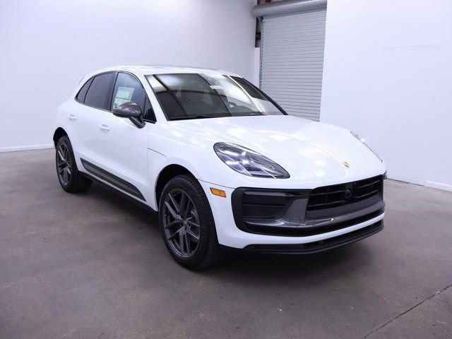 New 2025 Porsche Macan Turbo image 7