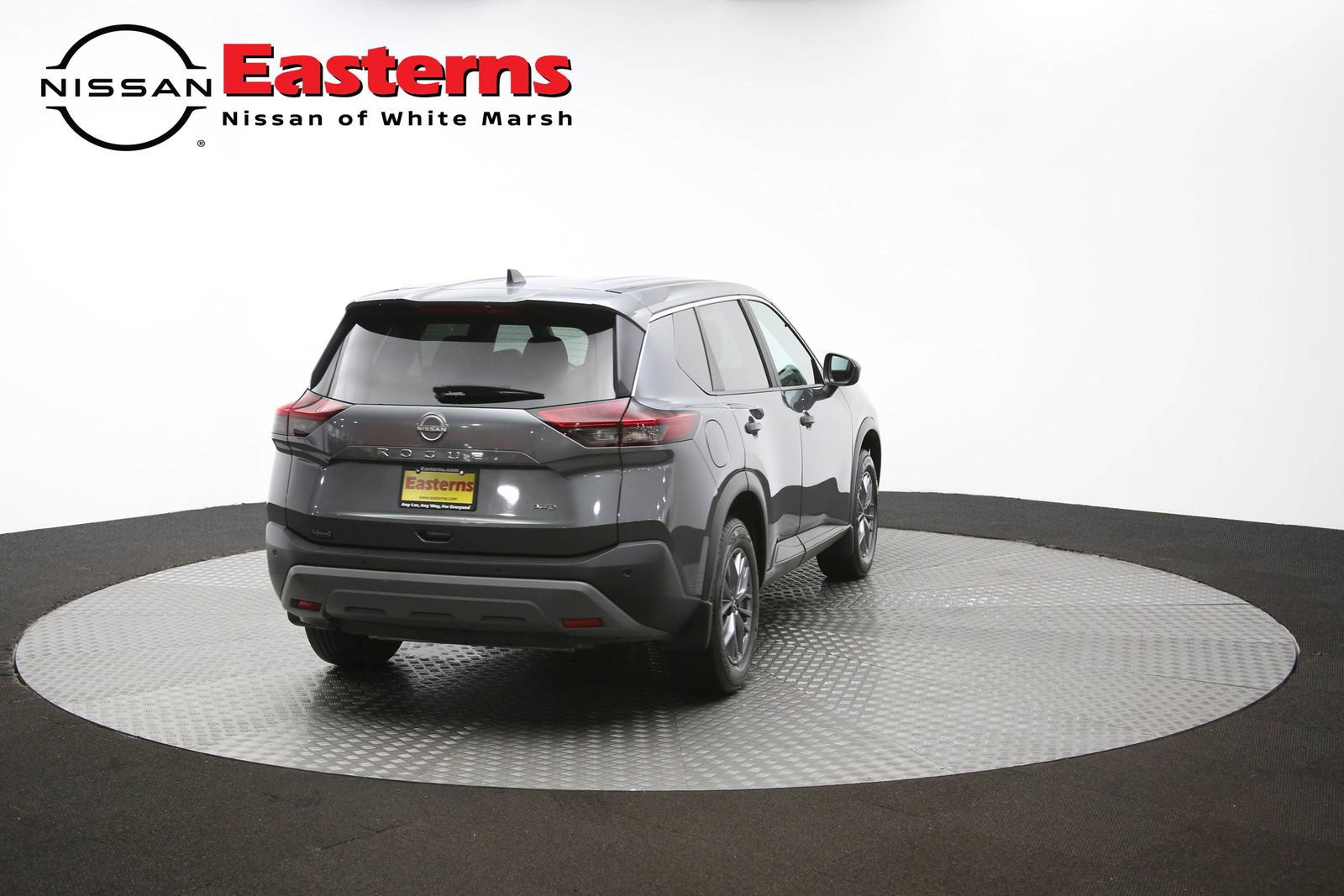 Used 2023 Nissan Rogue S image 40