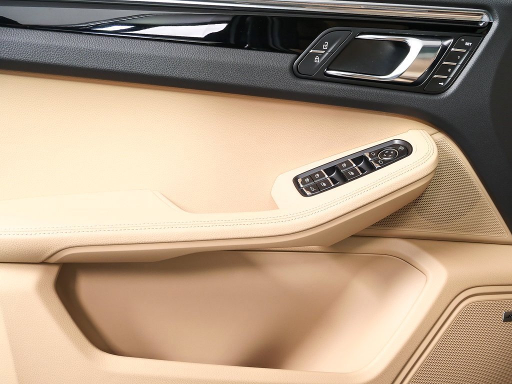 New 2026 Porsche Macan image 6