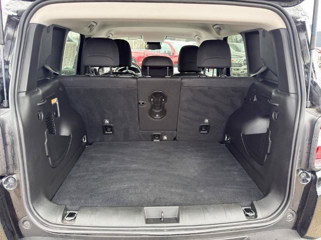 Used 2022 Jeep Renegade Trailhawk w/ Trailer Tow Group AWD/4WD image 35