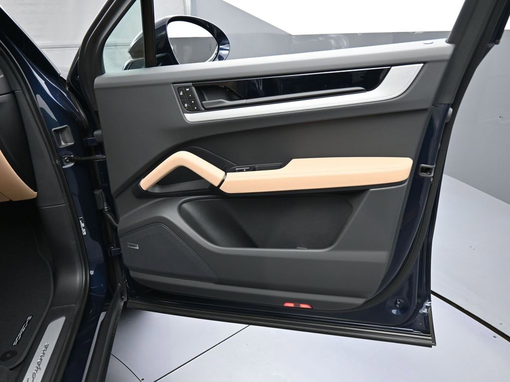 New 2026 Porsche Cayenne image 28