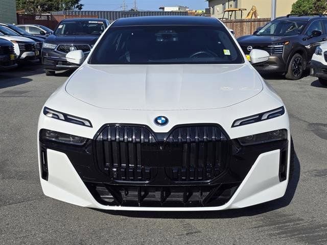 Used 2024 BMW i7 xDrive60 image 35