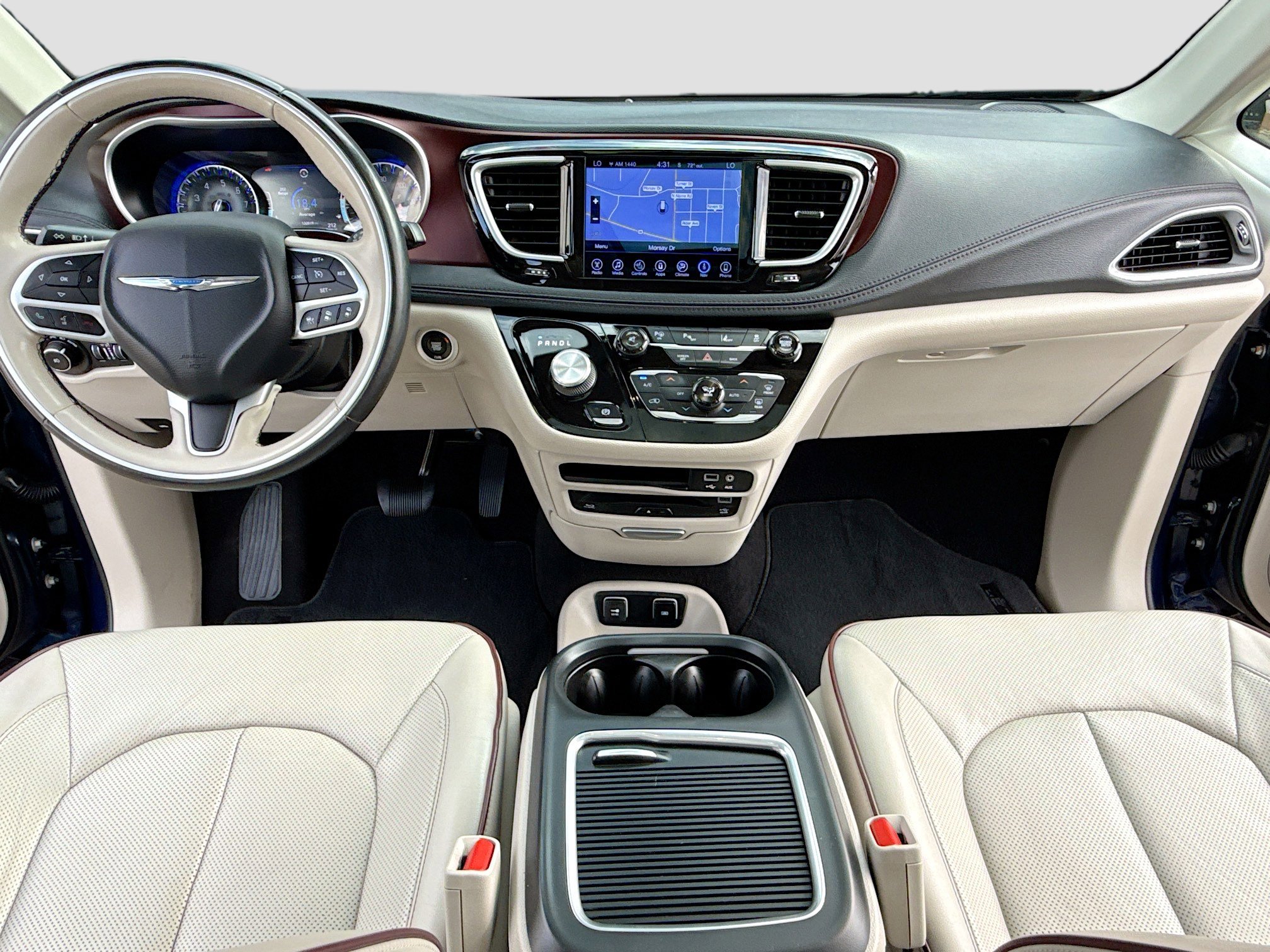 Used 2017 Chrysler Pacifica Limited w/ UConnect Theater Package FWD image 3