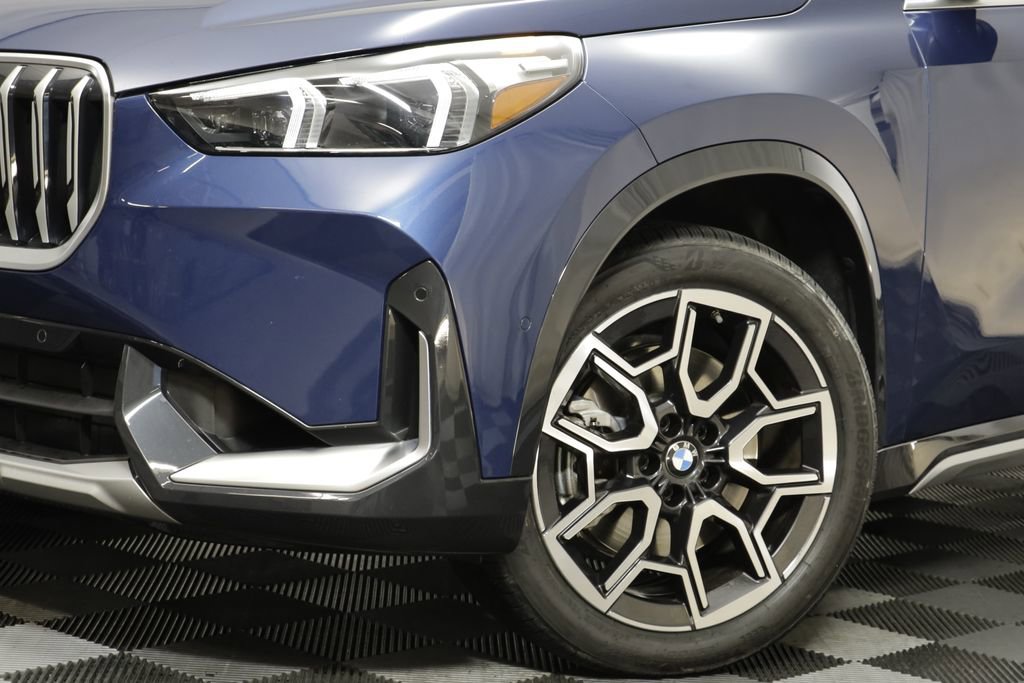 Certified 2025 BMW X1 xDrive28i AWD/4WD image 3