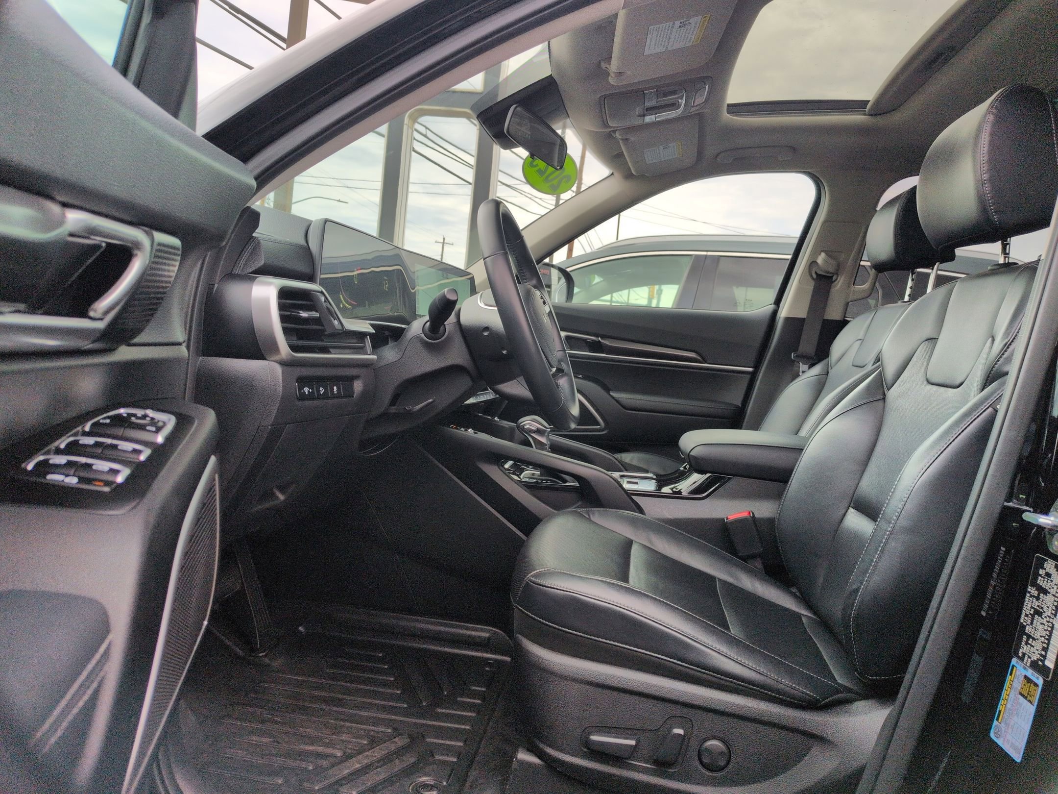 Used 2023 Kia Telluride S w/ S Sunroof Package image 12