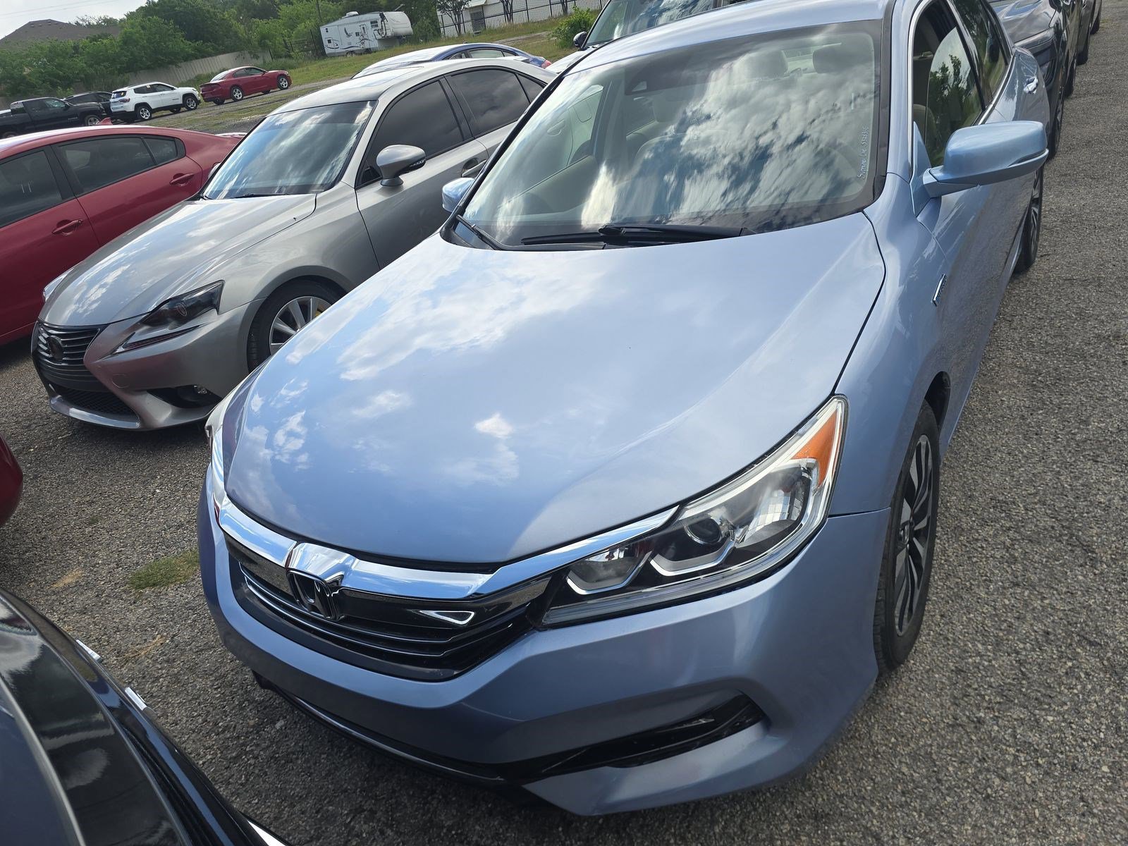 Used 2017 Honda Accord Hybrid Sedan video 2
