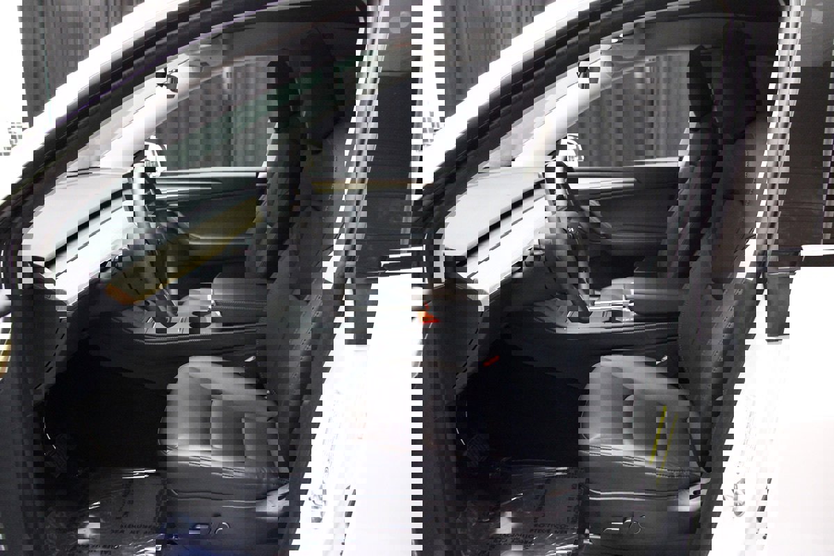 Used 2023 Tesla Model Y Long Range image 17