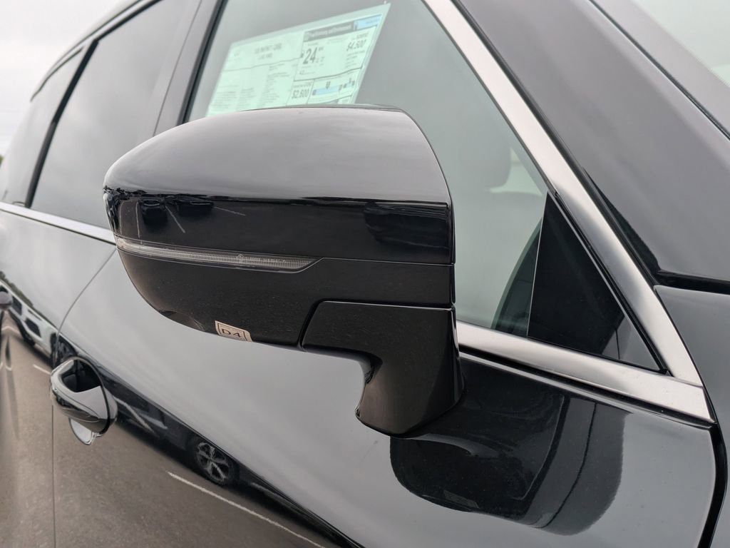 New 2026 INFINITI QX60 Luxe w/ Family Package image 12