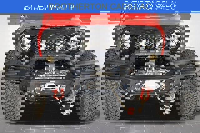 Used 2016 Jeep Wrangler Unlimited Rubicon w/ Connectivity Group image 10