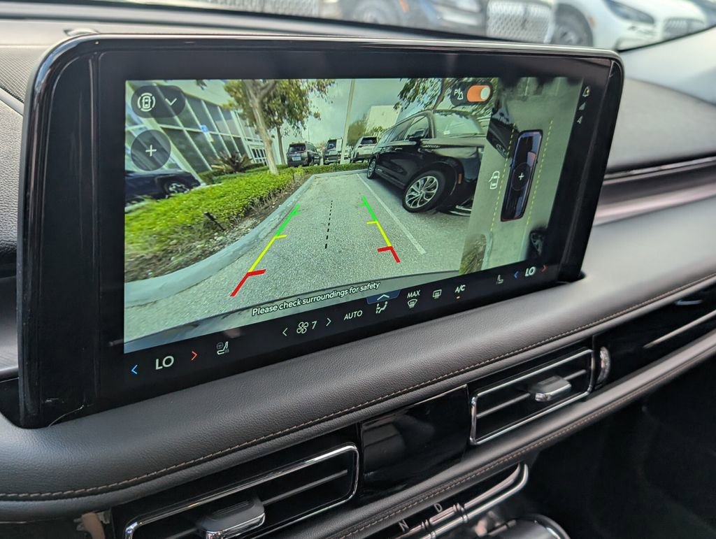 New 2026 Lincoln Aviator AWD image 17