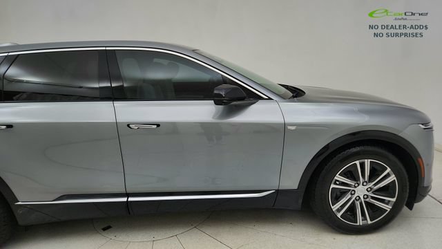 Used 2024 Cadillac Lyriq Luxury AWD/4WD image 8