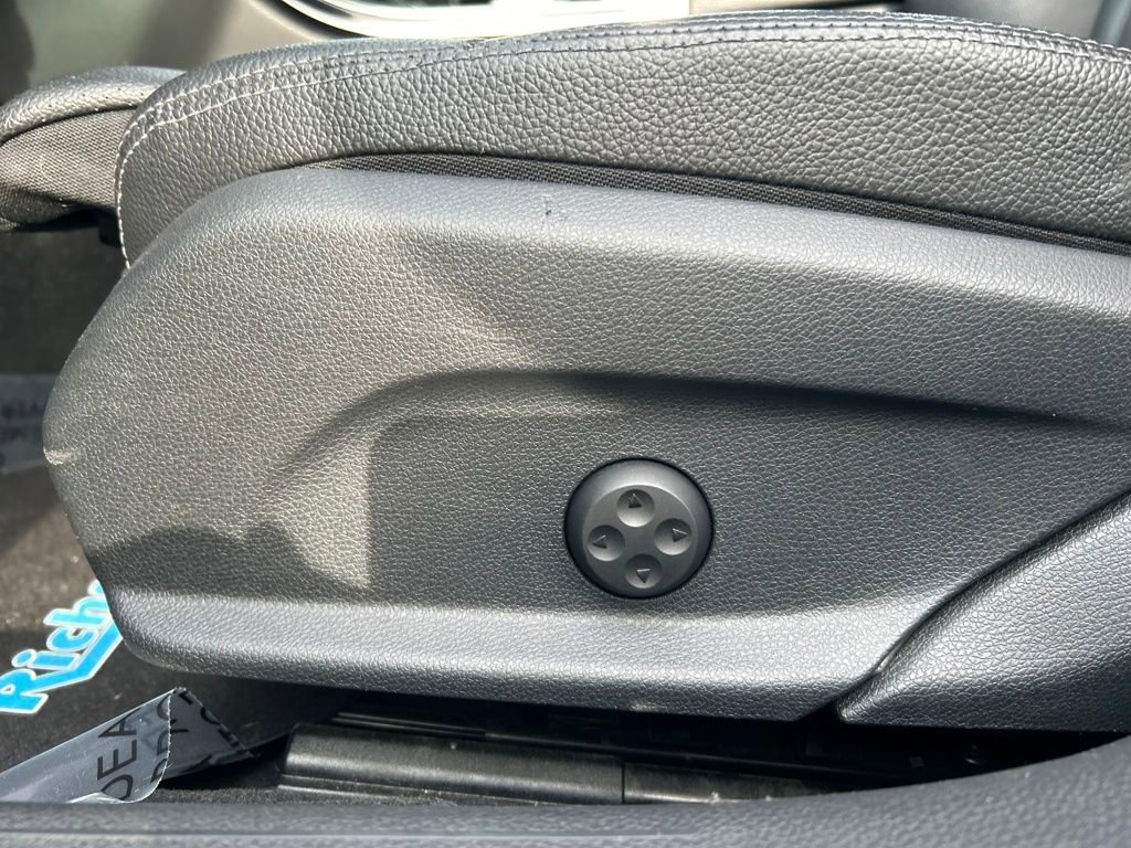 Used 2015 Mercedes-Benz C 300 Sedan image 19