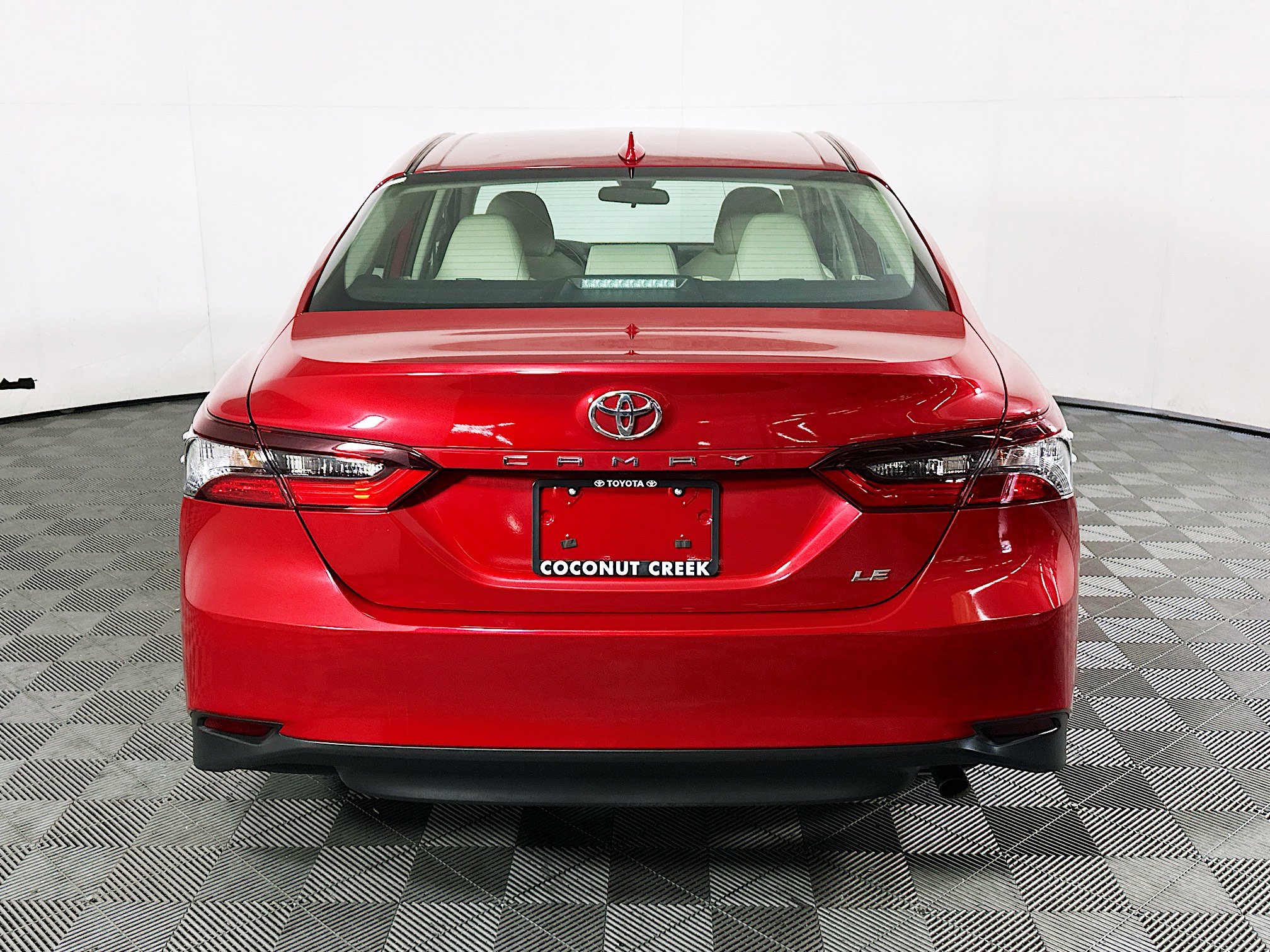 Used 2024 Toyota Camry LE FWD image 4