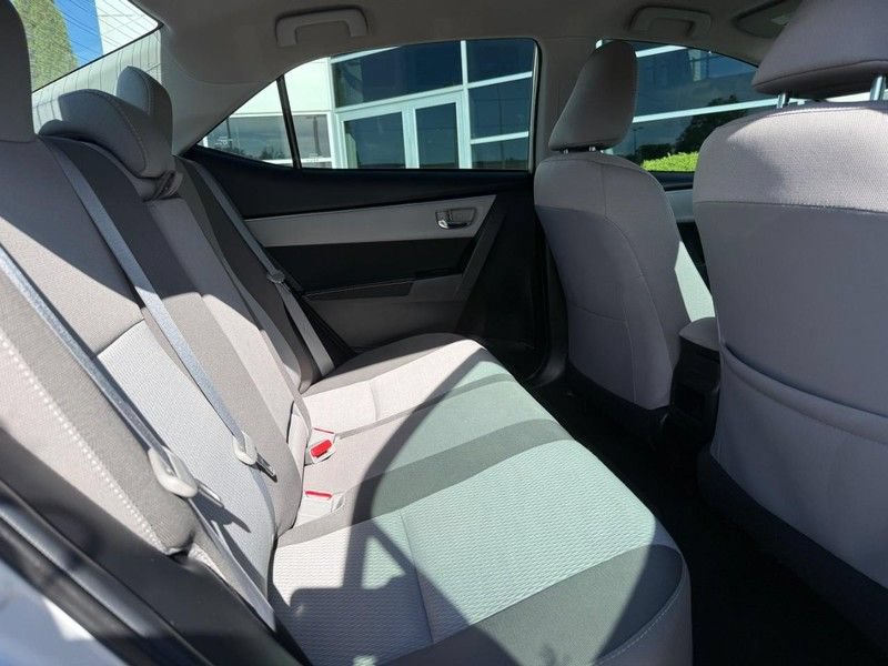 Used 2018 Toyota Corolla LE FWD image 12