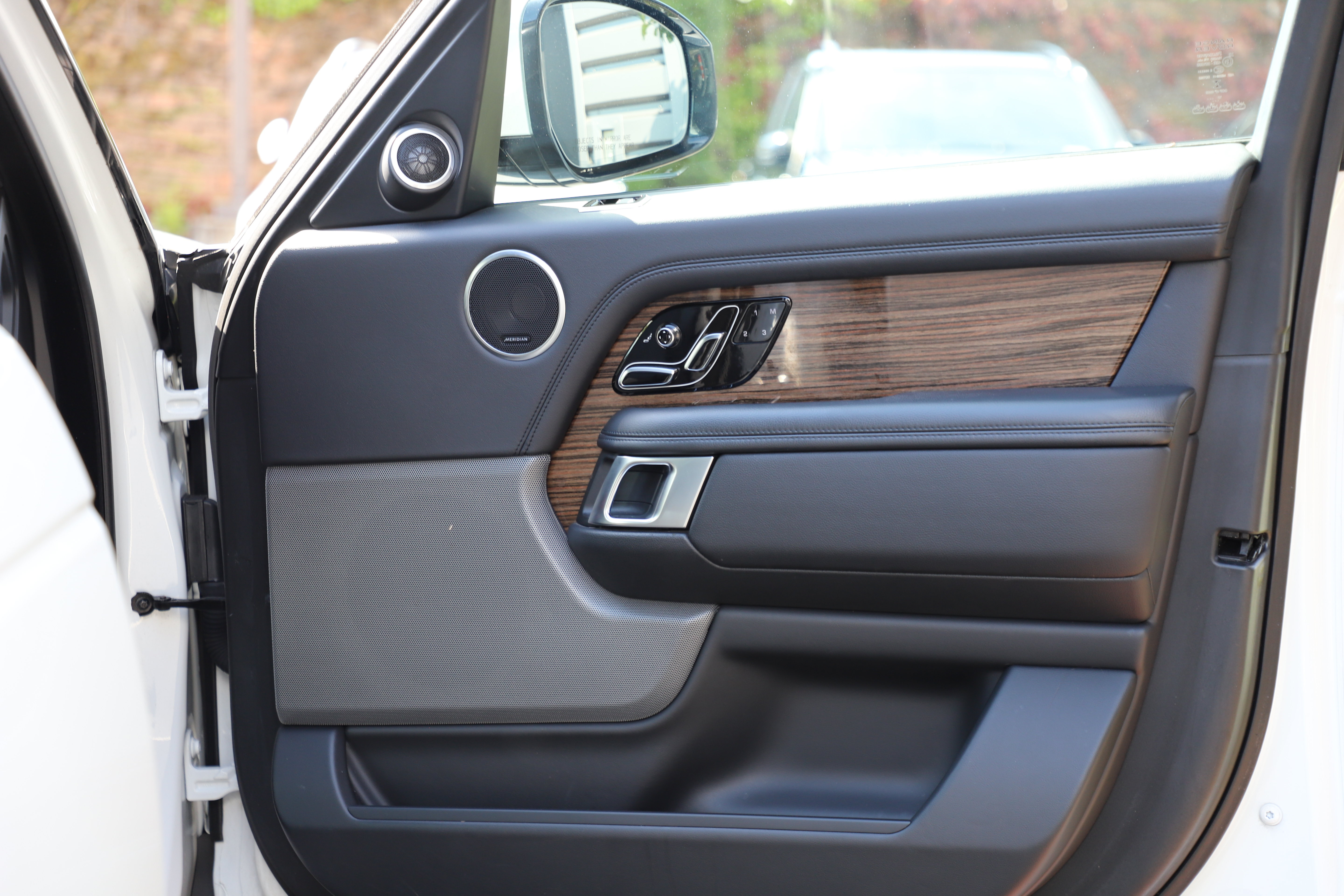 Used 2018 Land Rover Range Rover AWD/4WD image 9
