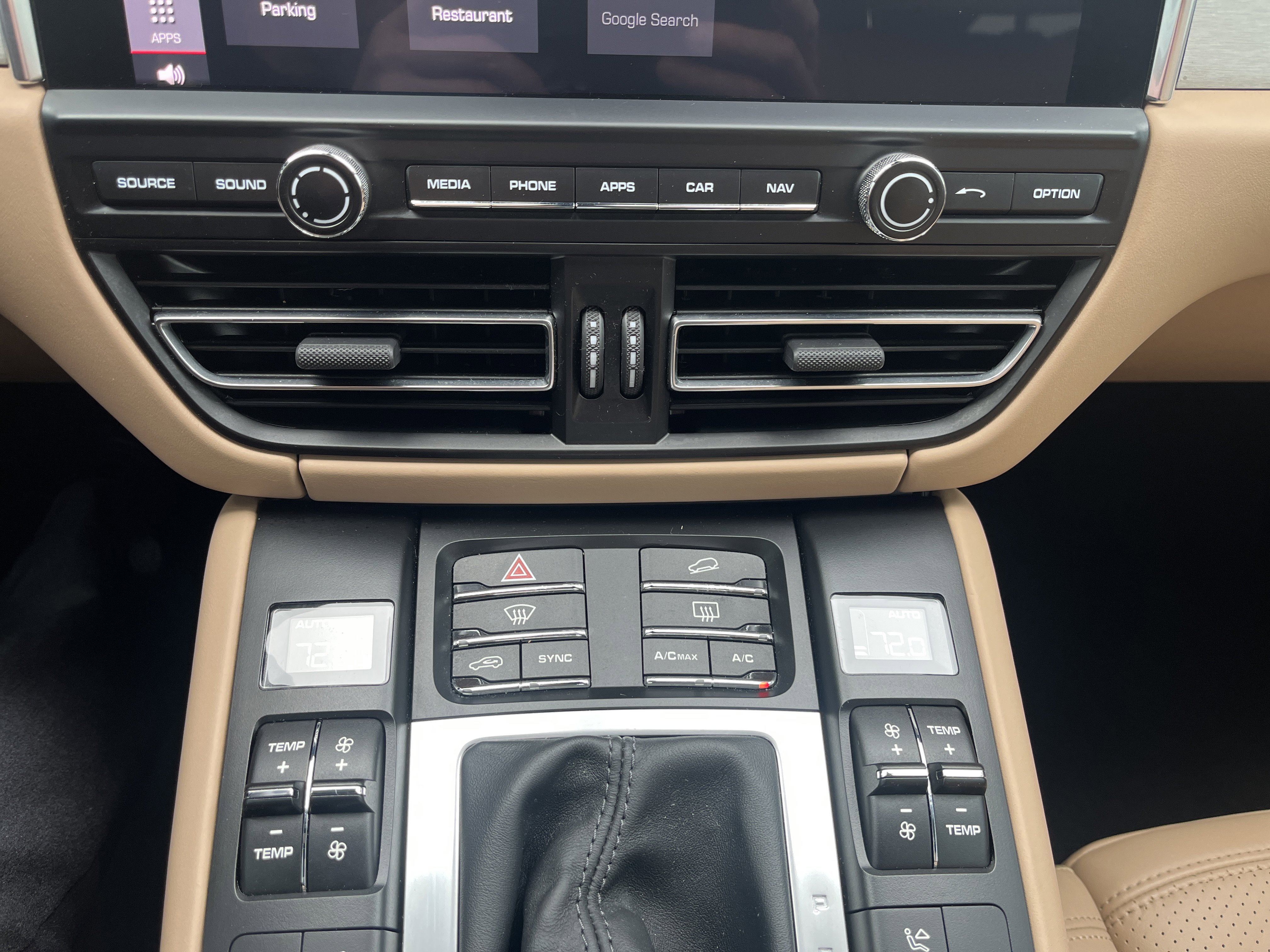 Used 2020 Porsche Macan Turbo image 32