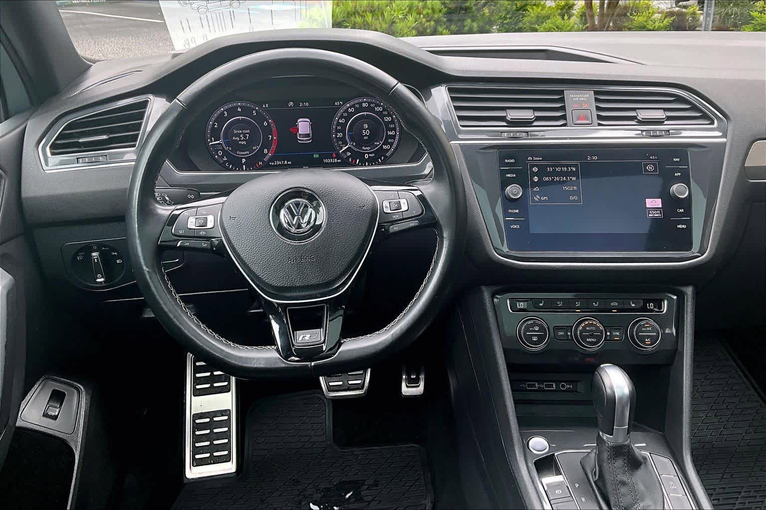 Used 2019 Volkswagen Tiguan SEL R-Line AWD/4WD image 6