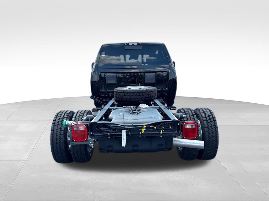 New 2026 RAM 4500 4x4 Crew Cab DRW w/ Laramie Trim Package image 7