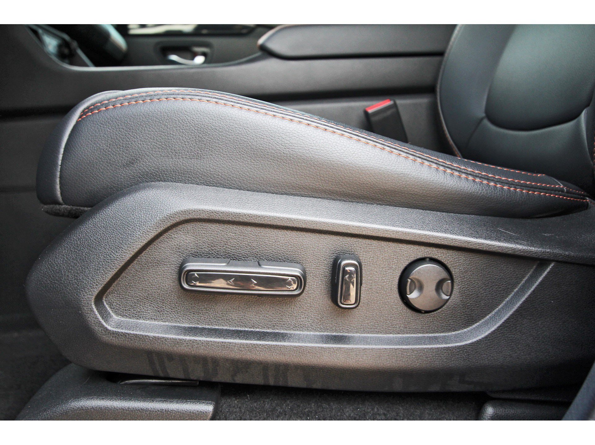 Used 2025 Honda Pilot TrailSport image 30