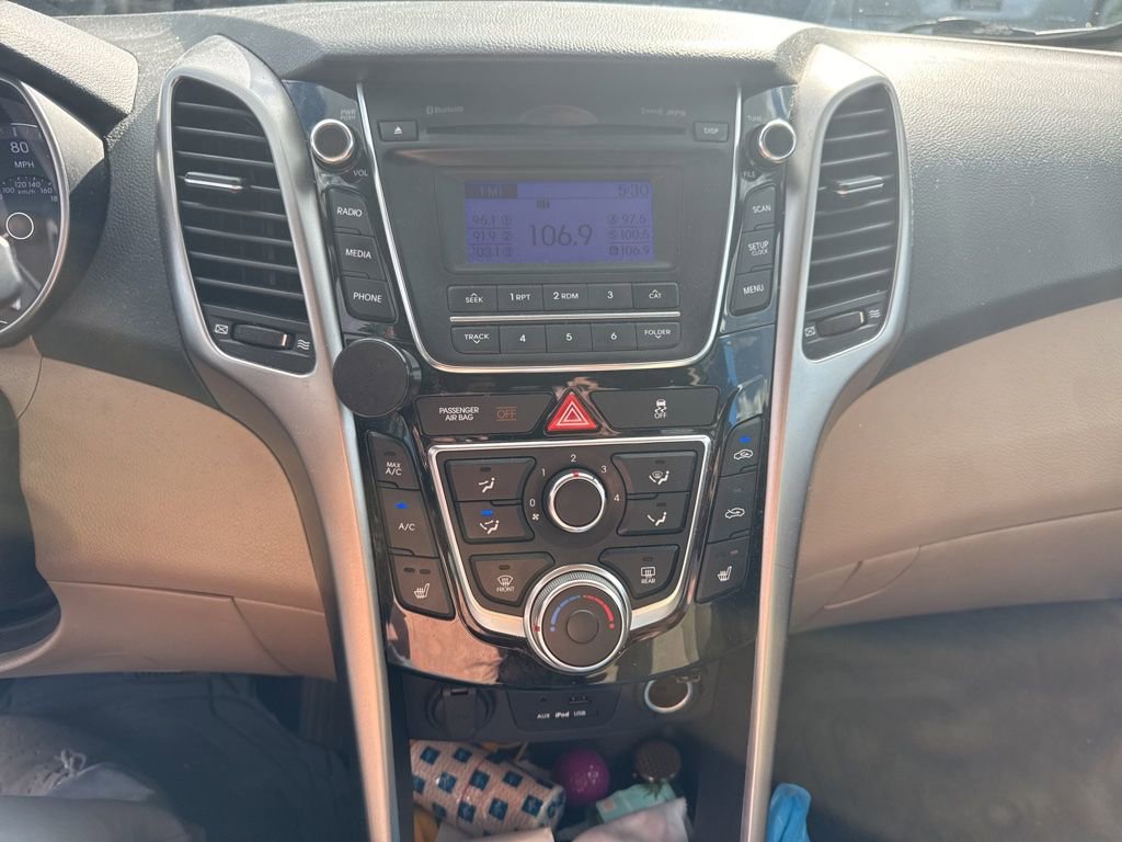 Used 2013 Hyundai Elantra GT FWD image 11