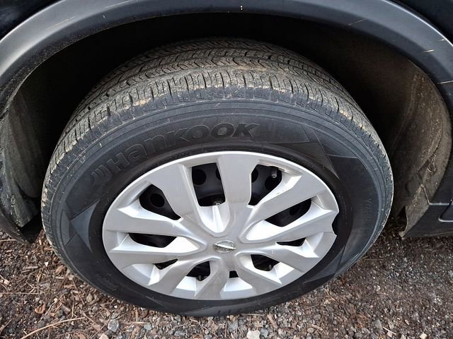 Used 2018 Nissan Rogue S image 6