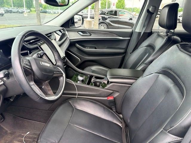 Used 2022 Jeep Grand Cherokee L Limited AWD/4WD image 9