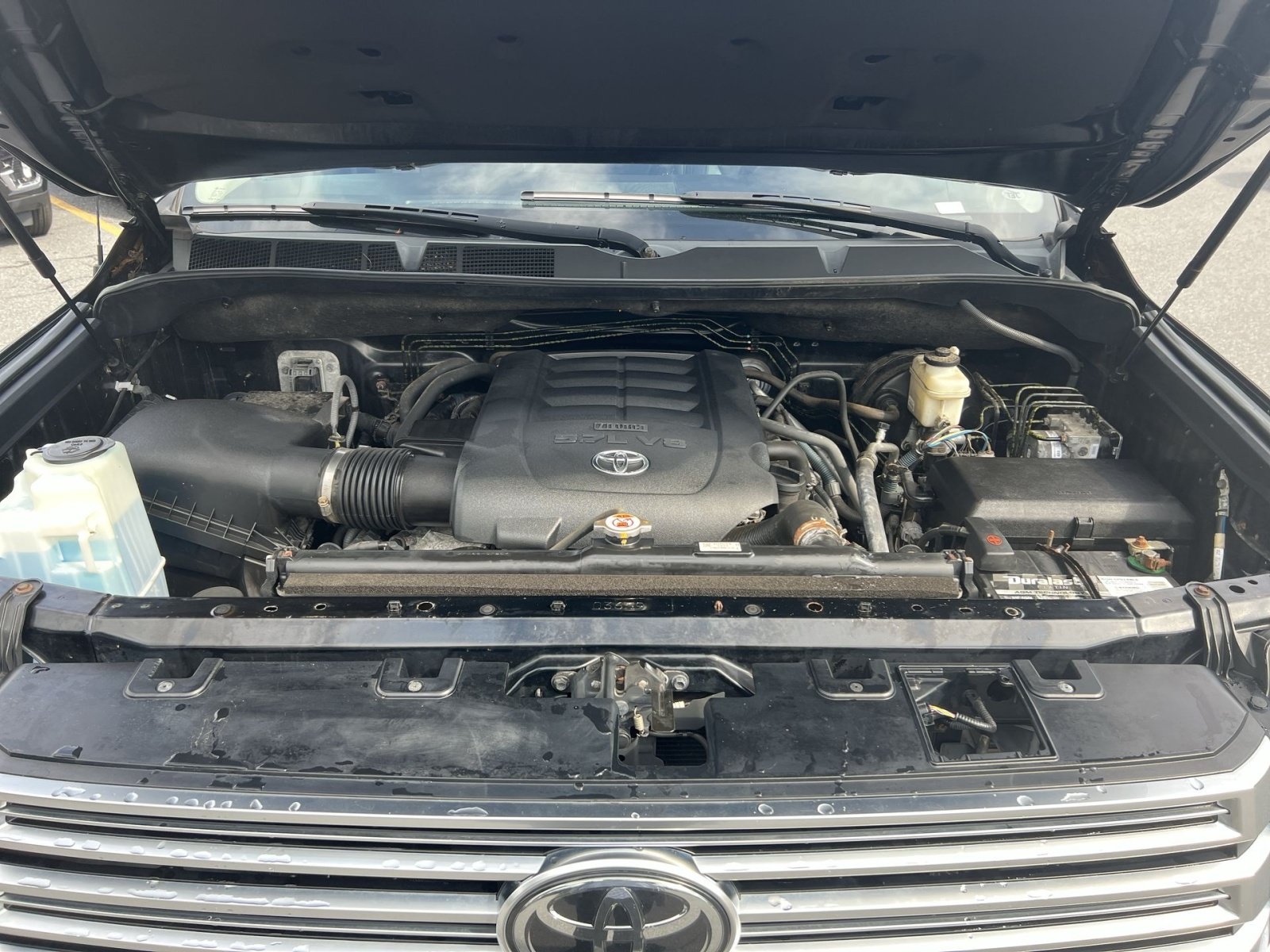 Used 2018 Toyota Tundra Limited w/ Limited Premium Package AWD/4WD image 28