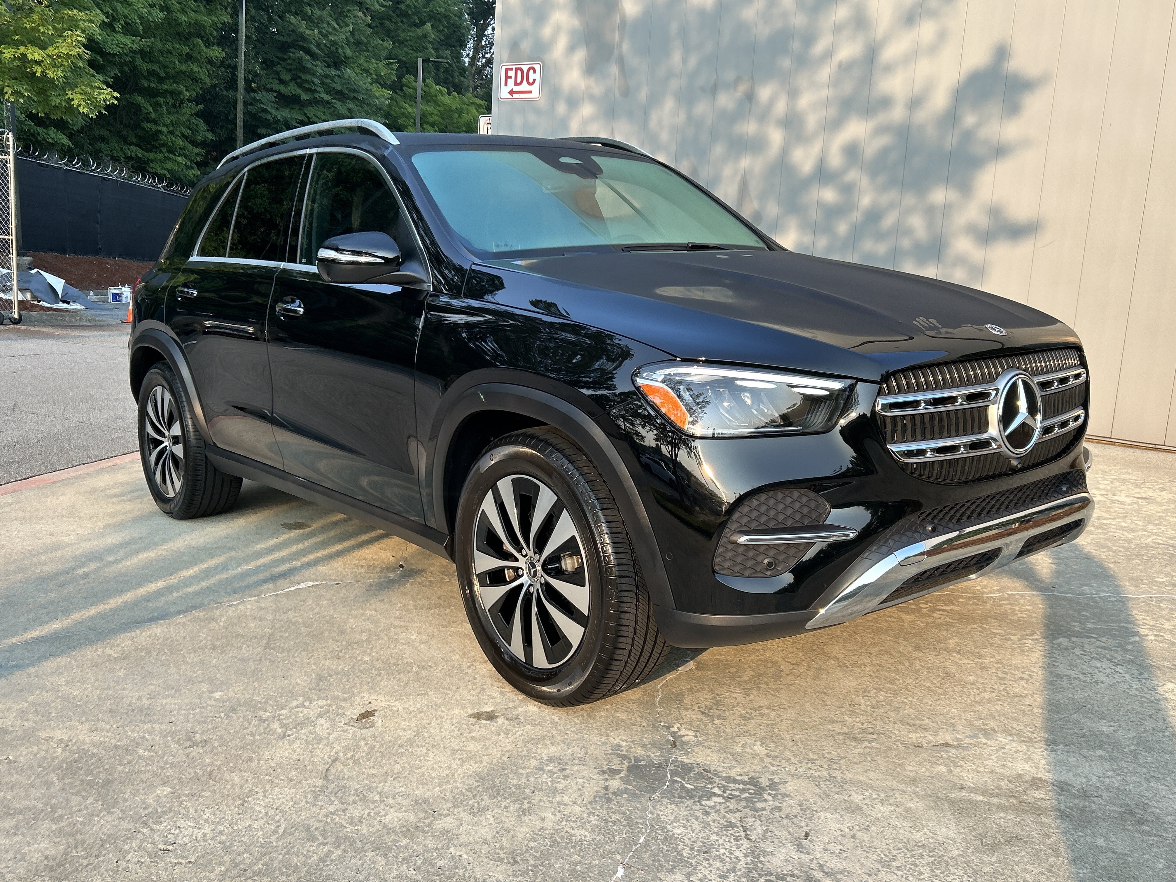 Certified 2025 Mercedes-Benz GLE 350 4MATIC image 4