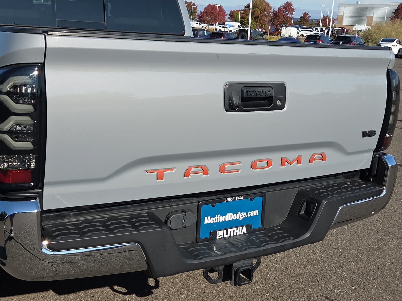 Used 2020 Toyota Tacoma TRD Off-Road AWD/4WD image 15