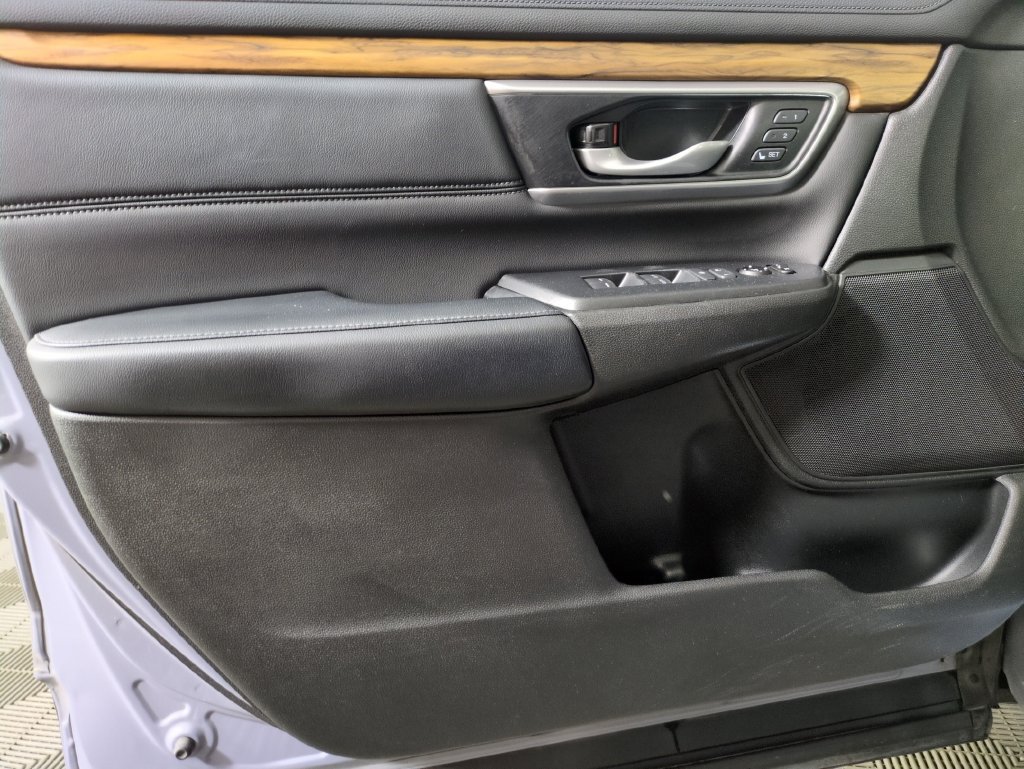 Used 2020 Honda CR-V Touring image 14