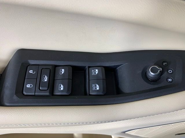 Used 2023 Jeep Grand Cherokee Limited w/ Luxury Tech Group II AWD/4WD image 31