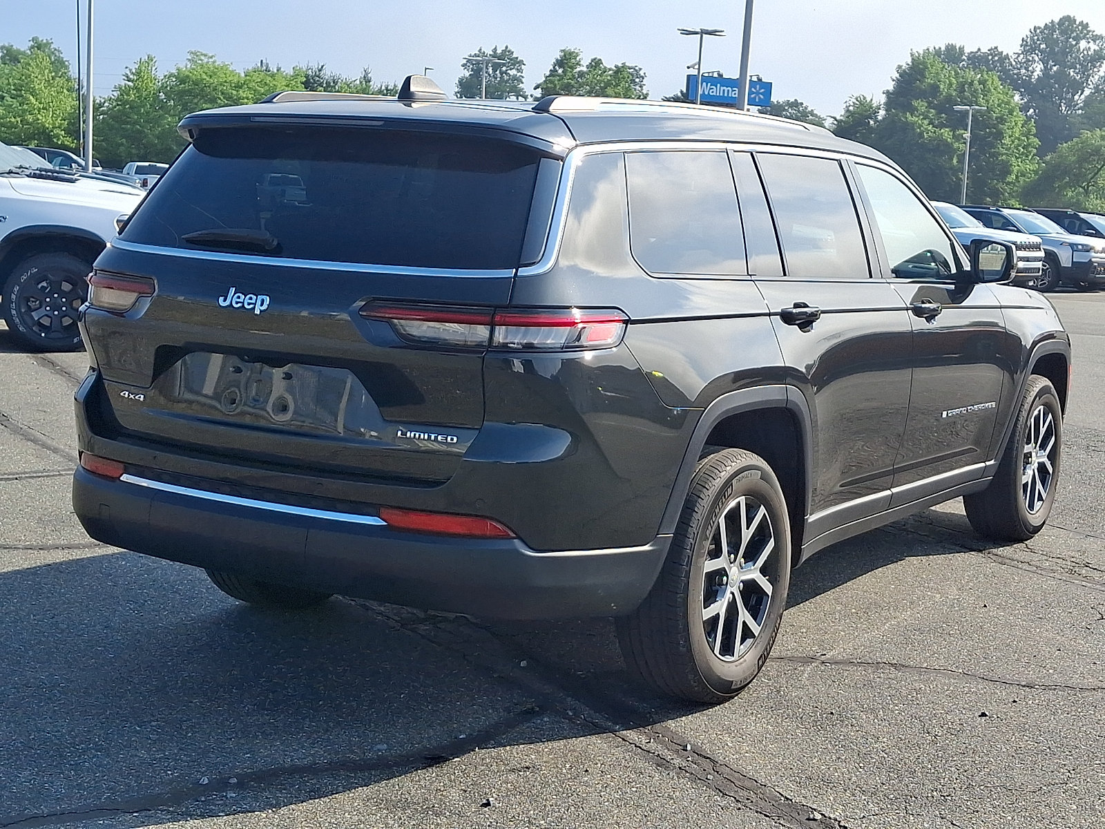 Used 2023 Jeep Grand Cherokee L Limited AWD/4WD image 6