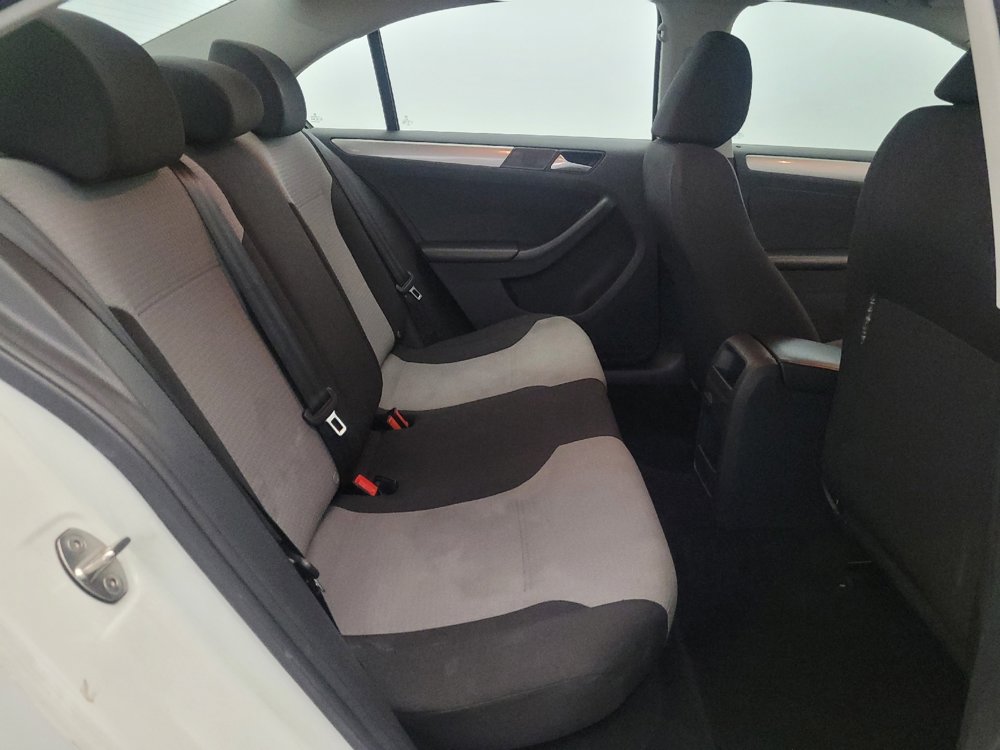 Used 2017 Volkswagen Jetta S image 19