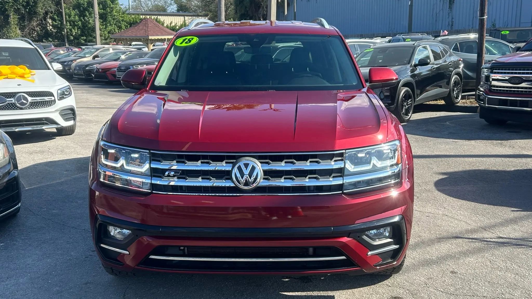 Used 2018 Volkswagen Atlas SE w/ R-Line Package image 2